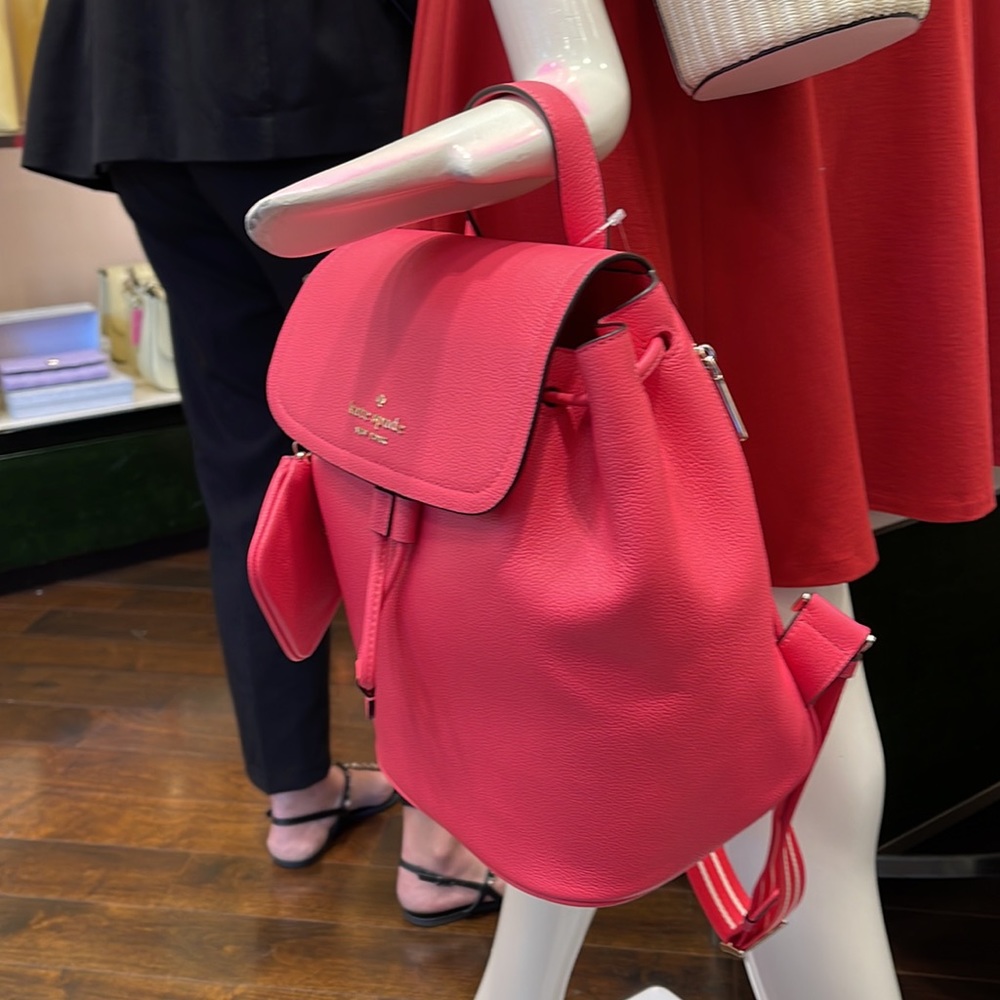 Kate Spade Rosie Medium Flap Backpack 
K8714 pebbled leather Pink Pepper
NWT - Picture 13 of 16